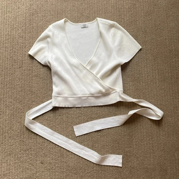 Wilfred Cream V-Neck Sweater - Picture 4 of 16